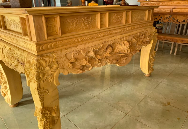 Gỗ mít phổ biến dễ kiếm làm bàn thờ